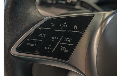 Mercedes EQE 300/98kWh/MBUX/Амбиент/Подгрев - автомобили, коли, обяви за нови и употребявани 11