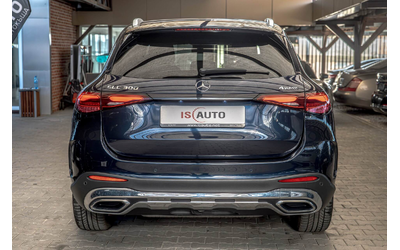 mercedes-glc-300-amg-4matic-podgrev-ambient-kamera-mbux - 3