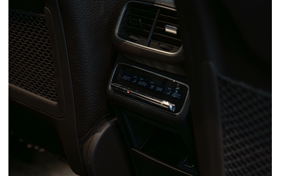 mercedes-gle-580-amg-obduvhane-burmester-carbon-air - 3