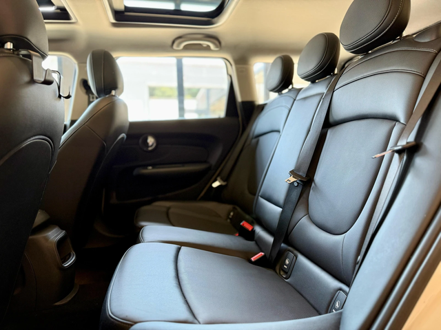 Mini Clubman ALL4* Turbo* Лизинг* Automatic - автомобили, коли, обяви за нови и употребявани 14