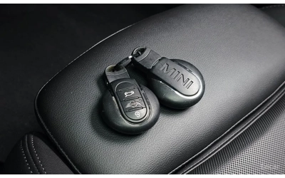 Mini Clubman High* ПОДГРЕВ* МЕМОРИ* CARPLAY* PANO* KAМЕРА - автомобили, коли, обяви за нови и употребявани 15