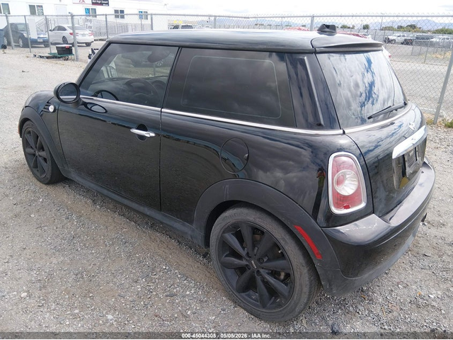 Mini Cooper 1.6L I-4 DOHC, VVT, 121HP Front Wheel Drive - автомобили, коли, обяви за нови и употребявани 2