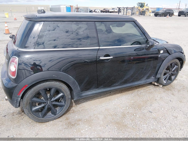 Mini Cooper 1.6L I-4 DOHC, VVT, 121HP Front Wheel Drive - автомобили, коли, обяви за нови и употребявани 3