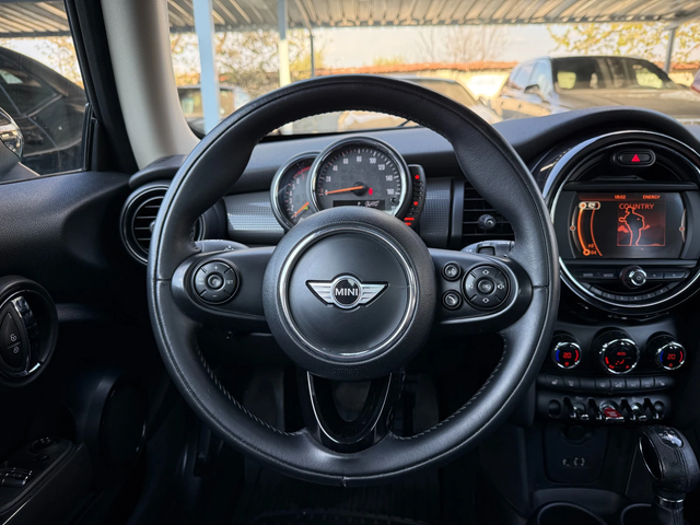 Mini Cooper 1.5 - автомобили, коли, обяви за нови и употребявани 11