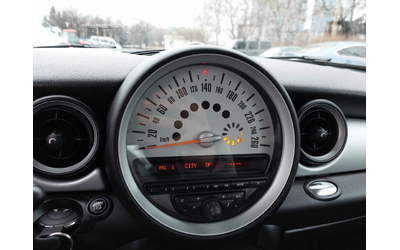 Mini Cooper 1, 6i 75ps 64000км!!! - автомобили, коли, обяви за нови и употребявани 11