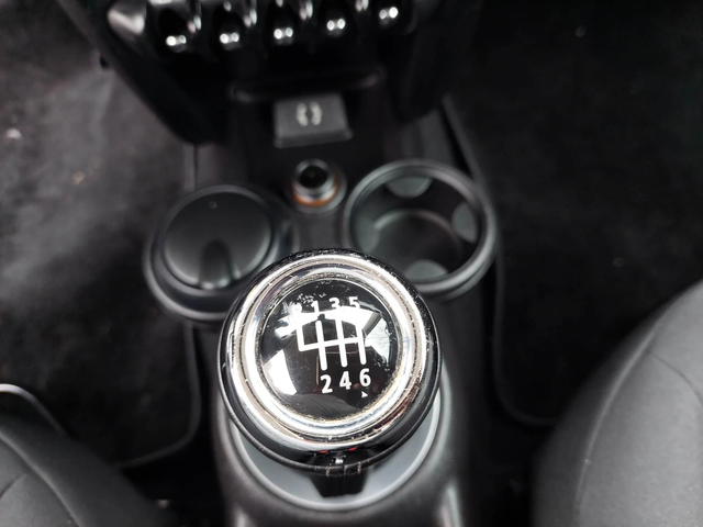 Mini Cooper 1, 6i 75ps 64000км!!! - автомобили, коли, обяви за нови и употребявани 13