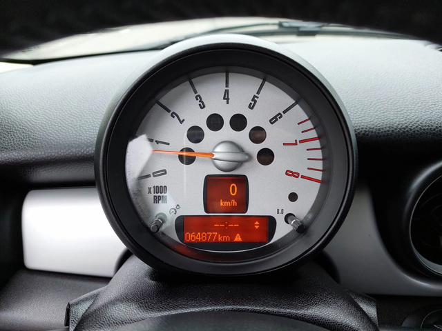 Mini Cooper 1, 6i 75ps 64000км!!! - автомобили, коли, обяви за нови и употребявани 7