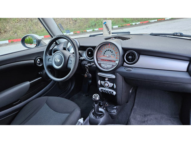 Mini Cooper 1.6d KLIMATRONIK/6skorosti - автомобили, коли, обяви за нови и употребявани 10