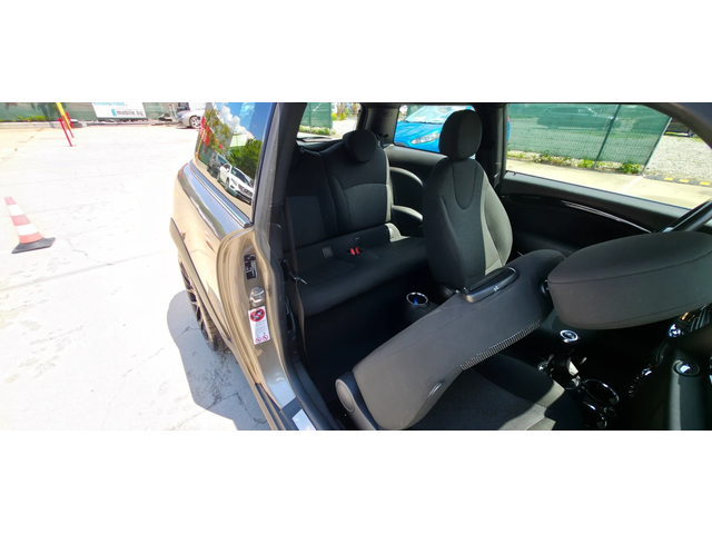 Mini Cooper 1.6 D 112k.c UNIKAT EURO 5B - автомобили, коли, обяви за нови и употребявани 14