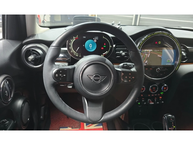Mini Cooper HEAD-UP * LED * NAVI * КАМЕРА * KEYLESS * CARPLAY - автомобили, коли, обяви за нови и употребявани 2