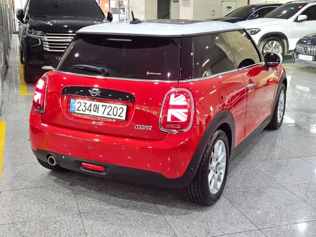 Mini Cooper High* ПОДГРЕВ* ПАНОРАМА* KAМЕРА* АСИСТЕНТИ СИГУРНО - автомобили, коли, обяви за нови и употребявани 3
