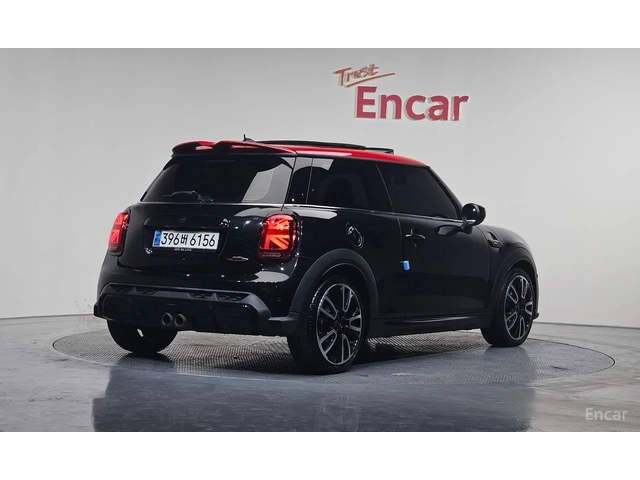 Mini Cooper s JCW* CARPLAY* DIGITAL* СЕРВИЗНА ИСТОРИЯ - автомобили, коли, обяви за нови и употребявани 1