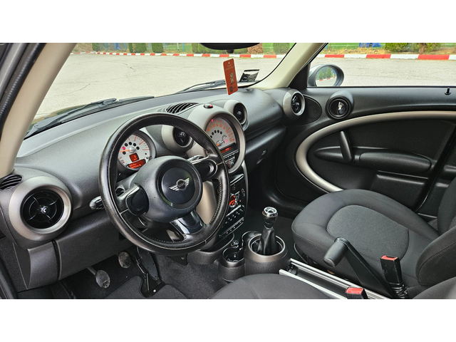 Mini Countryman 2.0D 4x4/6skorosti/Klimatronik - автомобили, коли, обяви за нови и употребявани 9