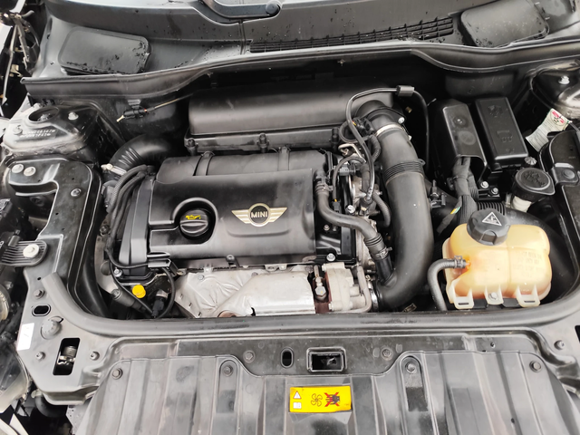 Mini Countryman ALL4* 1.6T* LED/XENON* NAVI* КОЖА* АВТОМАТИК* - автомобили, коли, обяви за нови и употребявани 14