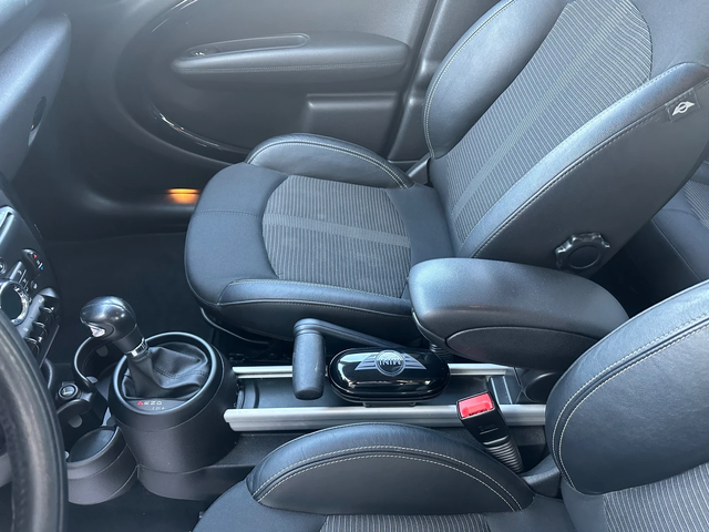 Mini Countryman 2.0 D 4x4 - автомобили, коли, обяви за нови и употребявани 8