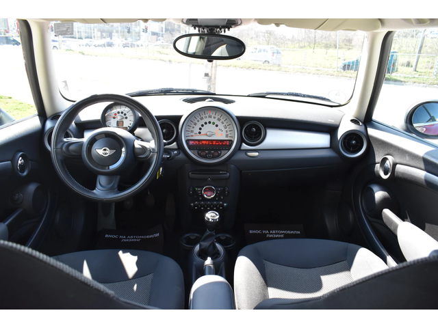 Mini One 1.6i* Сервизна история* ПОДГРЕВИ* 6скорости* - автомобили, коли, обяви за нови и употребявани 9