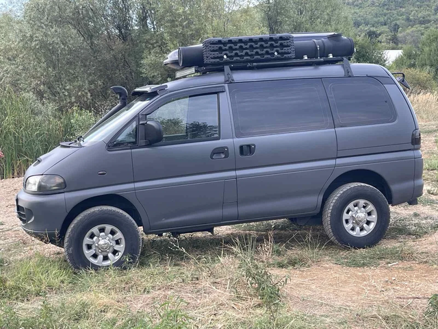 Mitsubishi Delica 2.8 tdi 4X4 уникат - автомобили, коли, обяви за нови и употребявани 10