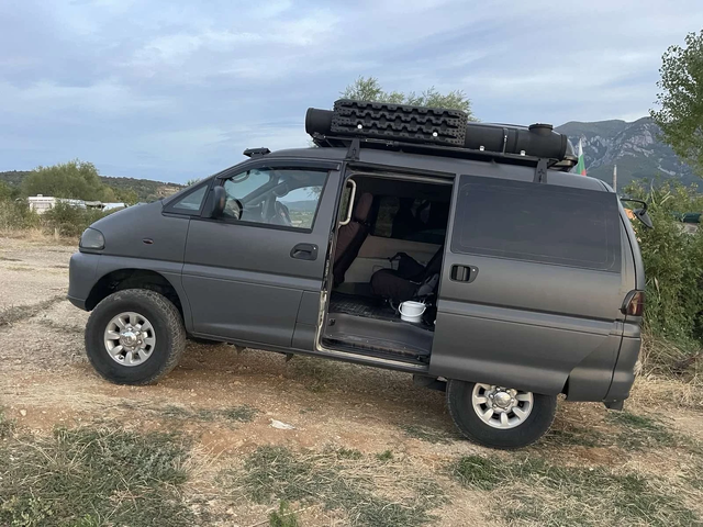 Mitsubishi Delica 2.8 tdi 4X4 уникат - автомобили, коли, обяви за нови и употребявани 9