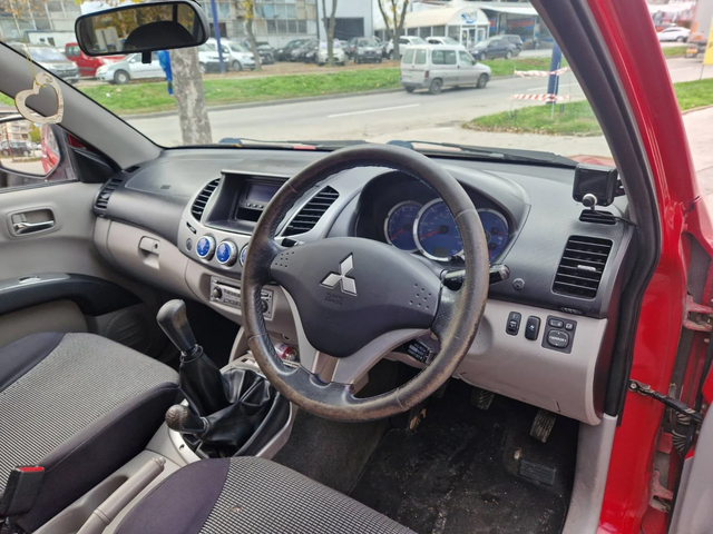 Mitsubishi L200 2.5 136 к.с.десен волан - автомобили, коли, обяви за нови и употребявани 14