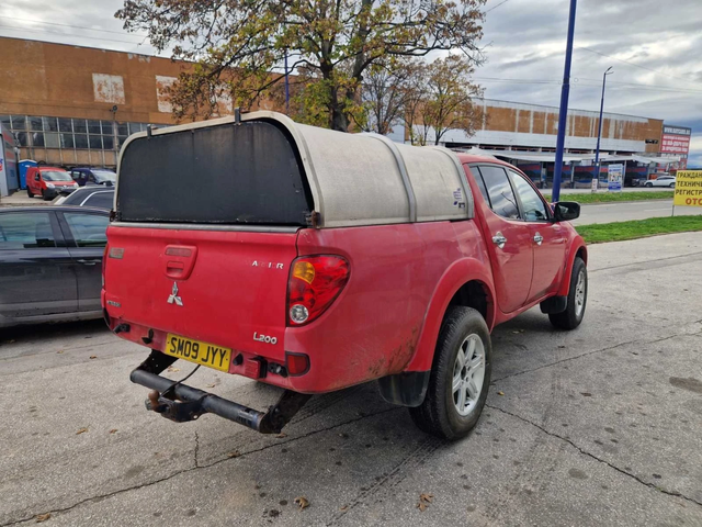 Mitsubishi L200 2.5 136 к.с.десен волан - автомобили, коли, обяви за нови и употребявани 2