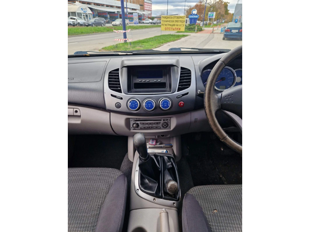 Mitsubishi L200 2.5 136 к.с.десен волан - автомобили, коли, обяви за нови и употребявани 6