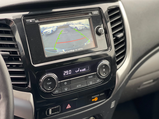 Mitsubishi L200 2.4Di-D 4x4 - автомобили, коли, обяви за нови и употребявани 14