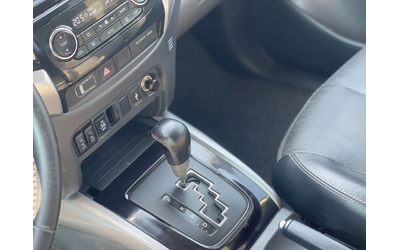 Mitsubishi L200 2.4Di-D Instyle 4x4 * 80 Jahre* - автомобили, коли, обяви за нови и употребявани 14