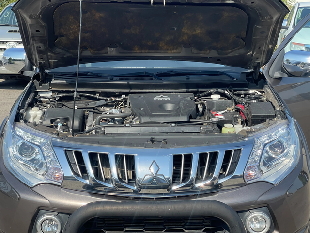 Mitsubishi L200 2.4Di-D Instyle 4x4 * 80 Jahre* - автомобили, коли, обяви за нови и употребявани 16