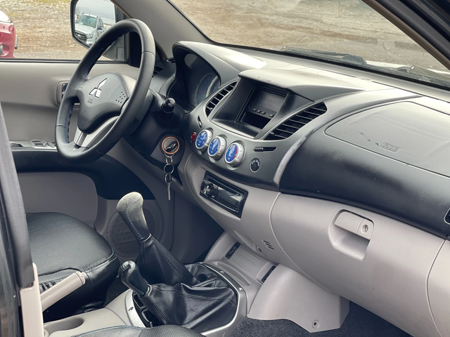 Mitsubishi L200 2.5Di-D 4x4 Instyle - автомобили, коли, обяви за нови и употребявани 12