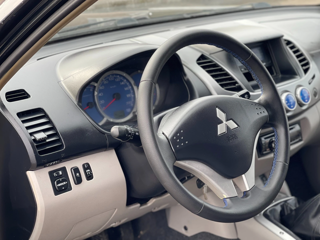 Mitsubishi L200 2.5Di-D 4x4 Instyle - автомобили, коли, обяви за нови и употребявани 14