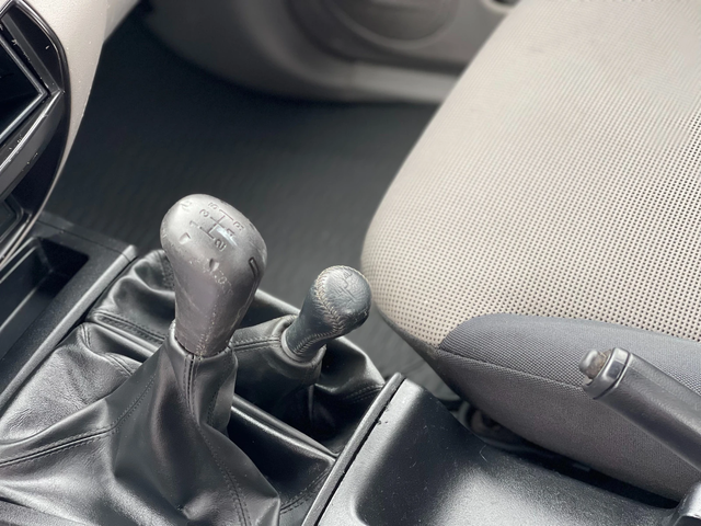 Mitsubishi L200 2.5Di-D 4x4 Facelift - автомобили, коли, обяви за нови и употребявани 13