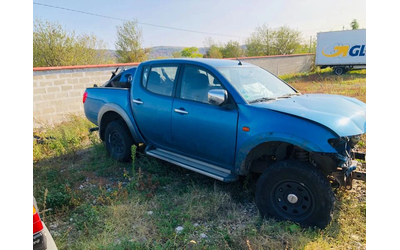 mitsubishi-l200 - 1