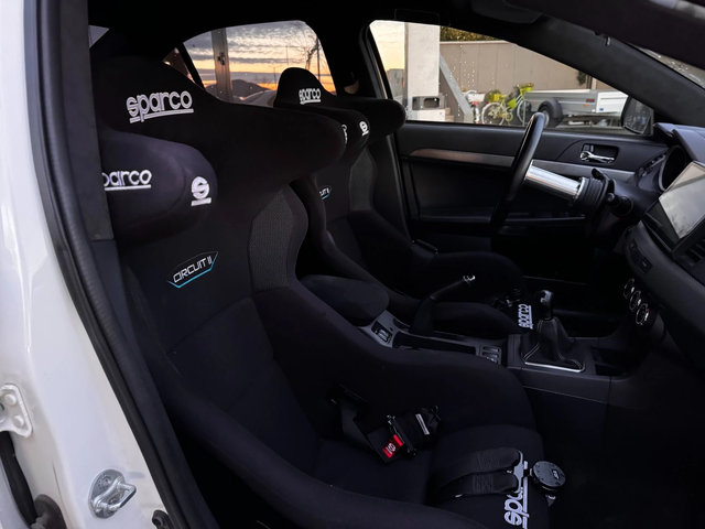 Mitsubishi Lancer Evolution X - автомобили, коли, обяви за нови и употребявани 10