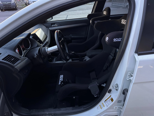 Mitsubishi Lancer Evolution X - автомобили, коли, обяви за нови и употребявани 13