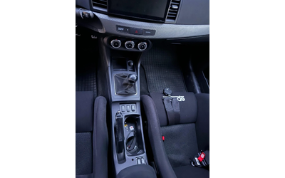 Mitsubishi Lancer Evolution X - автомобили, коли, обяви за нови и употребявани 14