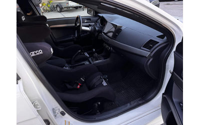 Mitsubishi Lancer Evolution X - автомобили, коли, обяви за нови и употребявани 8