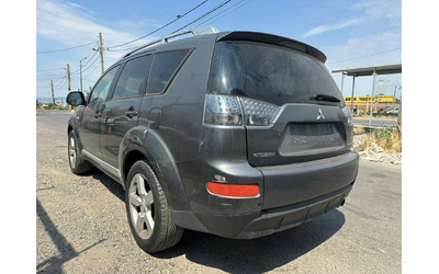 mitsubishi-outlander - 3