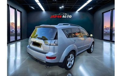 mitsubishi-outlander - 2