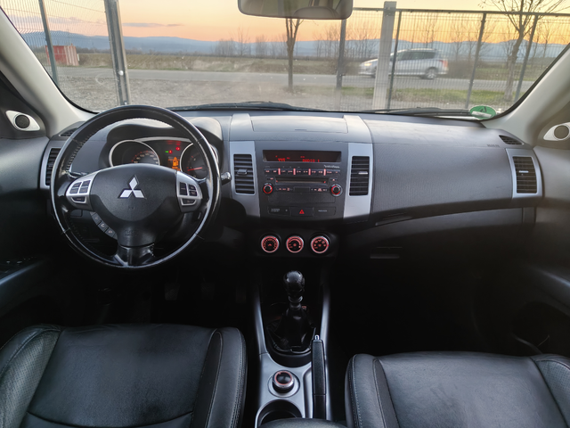 Mitsubishi Outlander 2.2 DID 156 7M - автомобили, коли, обяви за нови и употребявани 13