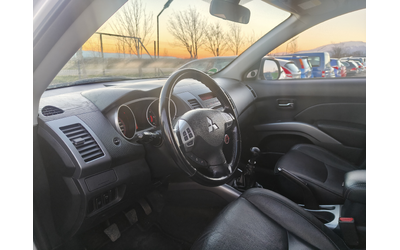 Mitsubishi Outlander 2.2 DID 156 7M - автомобили, коли, обяви за нови и употребявани 7