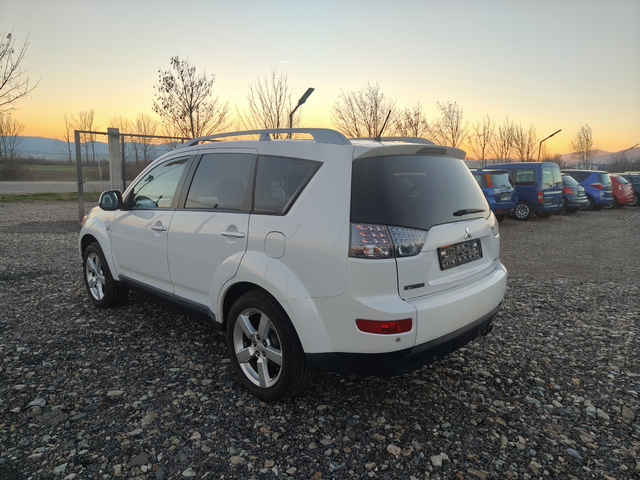 Mitsubishi Outlander 2.2 DID 156 7M - автомобили, коли, обяви за нови и употребявани 9