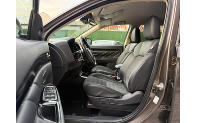 Mitsubishi Outlander 2.4PHEV 4WD Plug in Hybrid - автомобили, коли, обяви за нови и употребявани 11