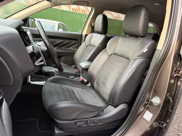 Mitsubishi Outlander 2.4PHEV 4WD Plug in Hybrid - автомобили, коли, обяви за нови и употребявани 12