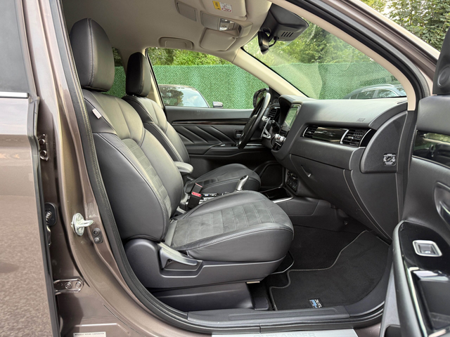 Mitsubishi Outlander 2.4PHEV 4WD Plug in Hybrid - автомобили, коли, обяви за нови и употребявани 14