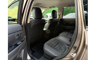 Mitsubishi Outlander 2.4PHEV 4WD Plug in Hybrid - автомобили, коли, обяви за нови и употребявани 18