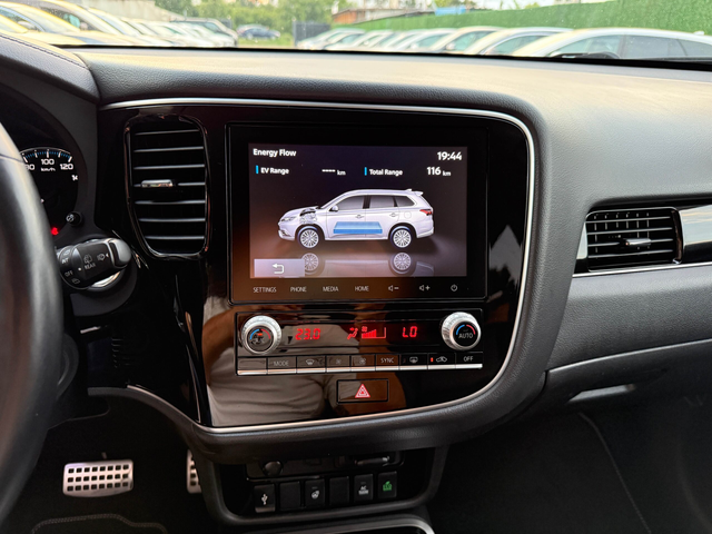 Mitsubishi Outlander 2.4PHEV 4WD Plug in Hybrid - автомобили, коли, обяви за нови и употребявани 29