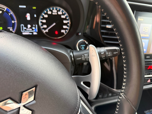 Mitsubishi Outlander 2.4PHEV 4WD Plug in Hybrid - автомобили, коли, обяви за нови и употребявани 33