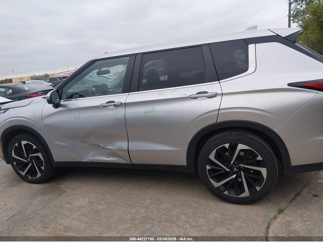 Mitsubishi Outlander 2.5L I-4 DI, DOHC, VVT, 181HP Front Wheel Drive - автомобили, коли, обяви за нови и употребявани 13