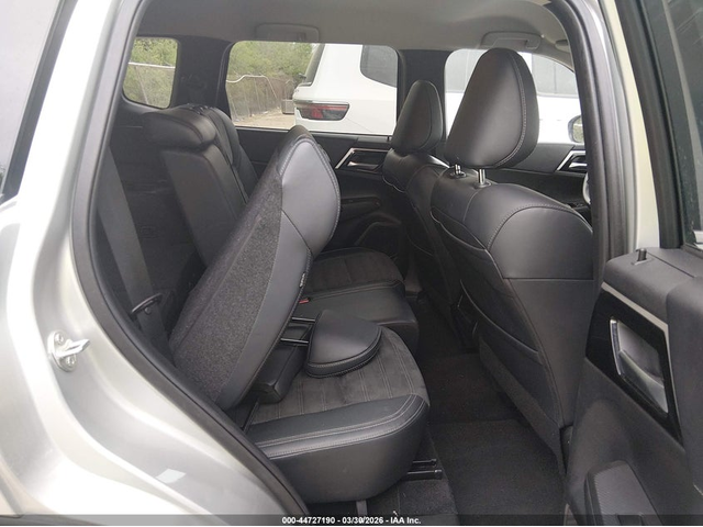 Mitsubishi Outlander 2.5L I-4 DI, DOHC, VVT, 181HP Front Wheel Drive - автомобили, коли, обяви за нови и употребявани 7