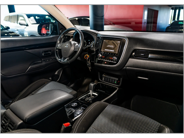 Mitsubishi Outlander Mitsubishi Outlander  - автомобили, коли, обяви за нови и употребявани 14